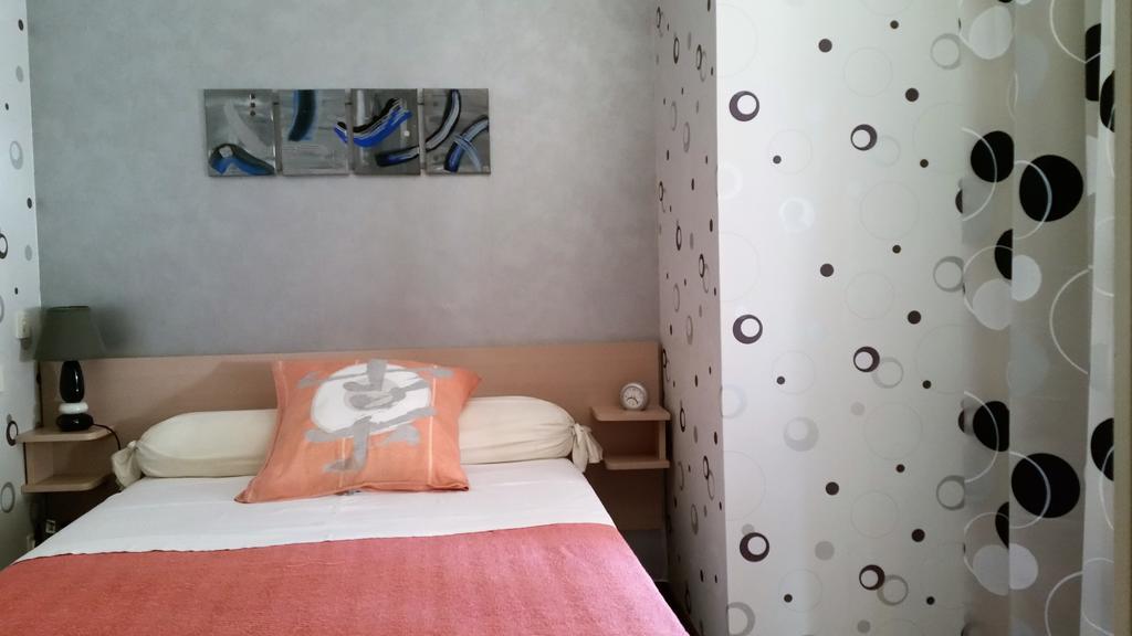 Hotel Des Touristes بييرفيت - نيستالاس المظهر الخارجي الصورة