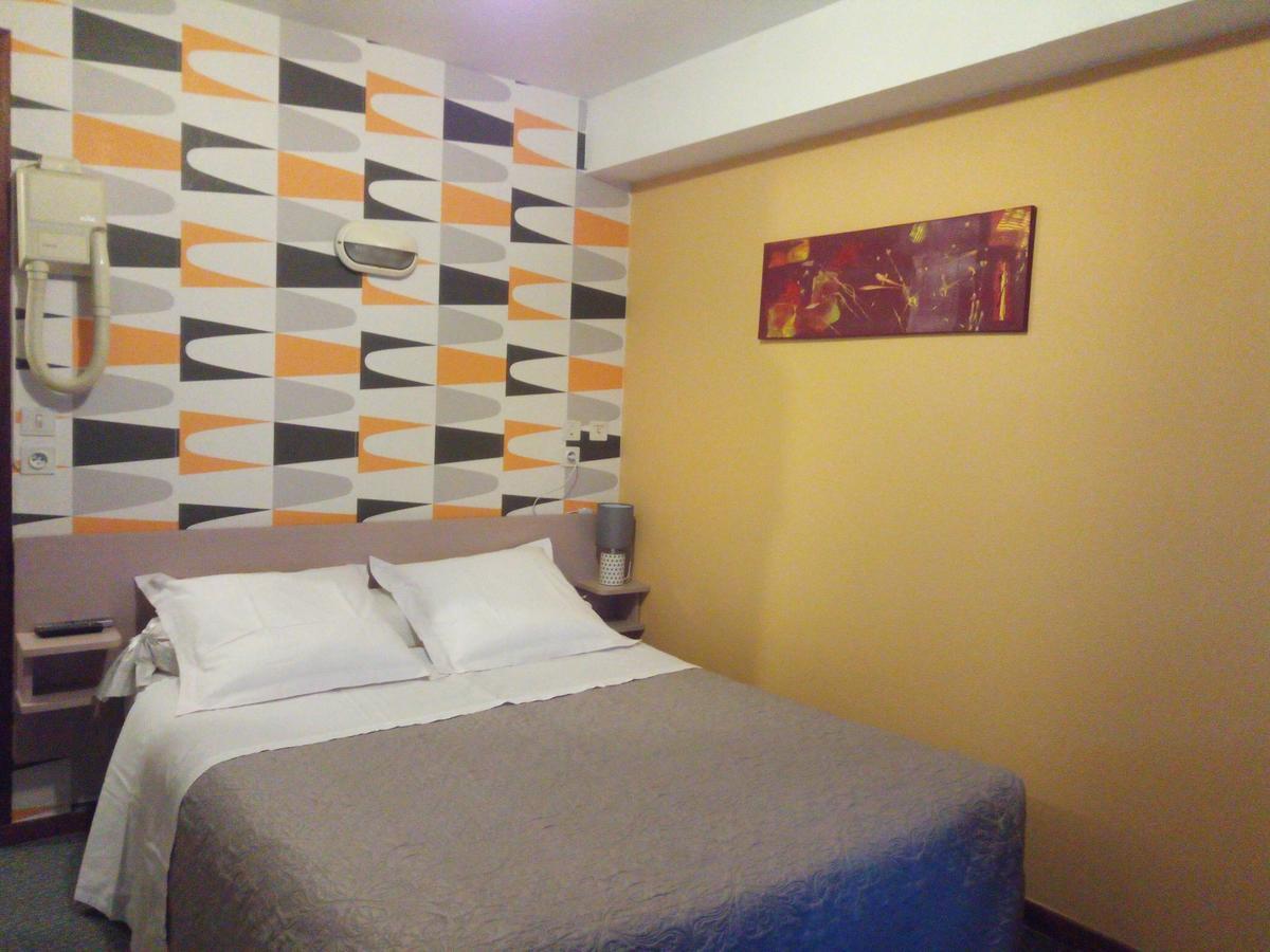 Hotel Des Touristes بييرفيت - نيستالاس المظهر الخارجي الصورة